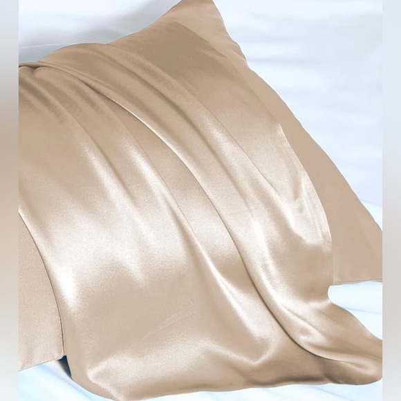 Champagne Silk Pillowcase - Picture 2 of 3